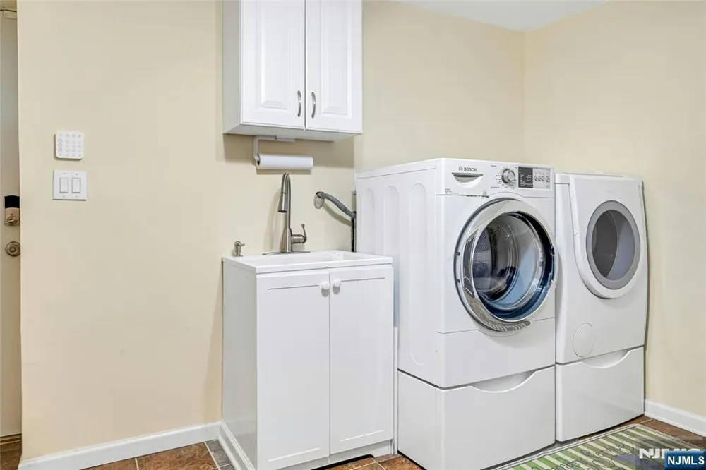 1034 Green Pond Road Rockaway Township, NJ 07435