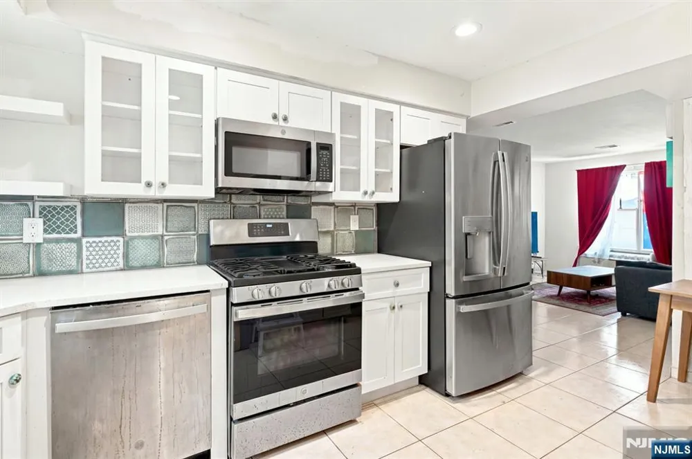 272 Walnut Street 5D Newark, NJ 07105