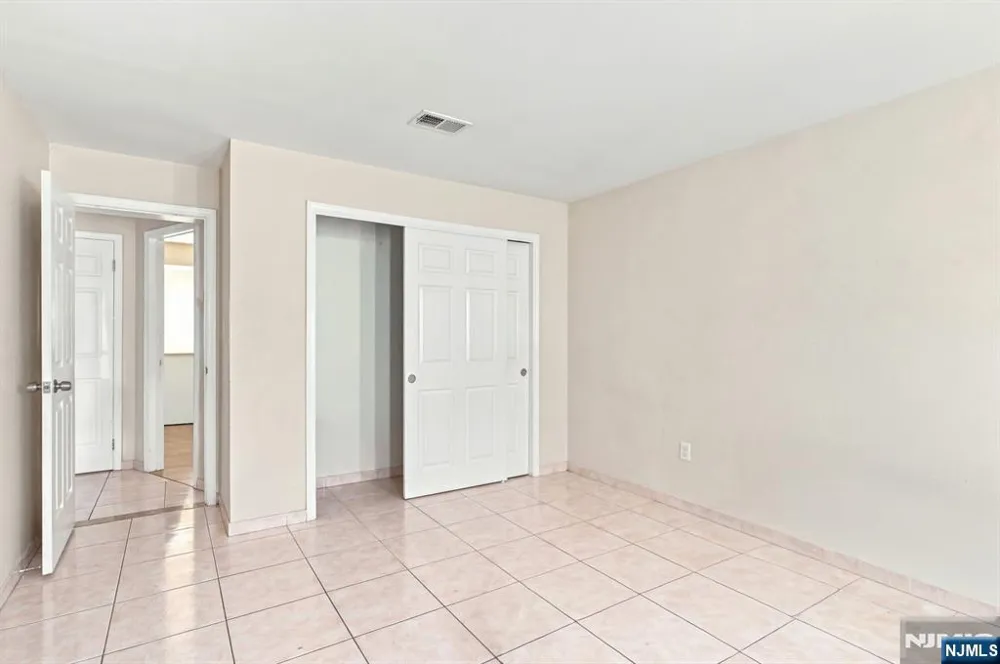 272 Walnut Street 5D Newark, NJ 07105