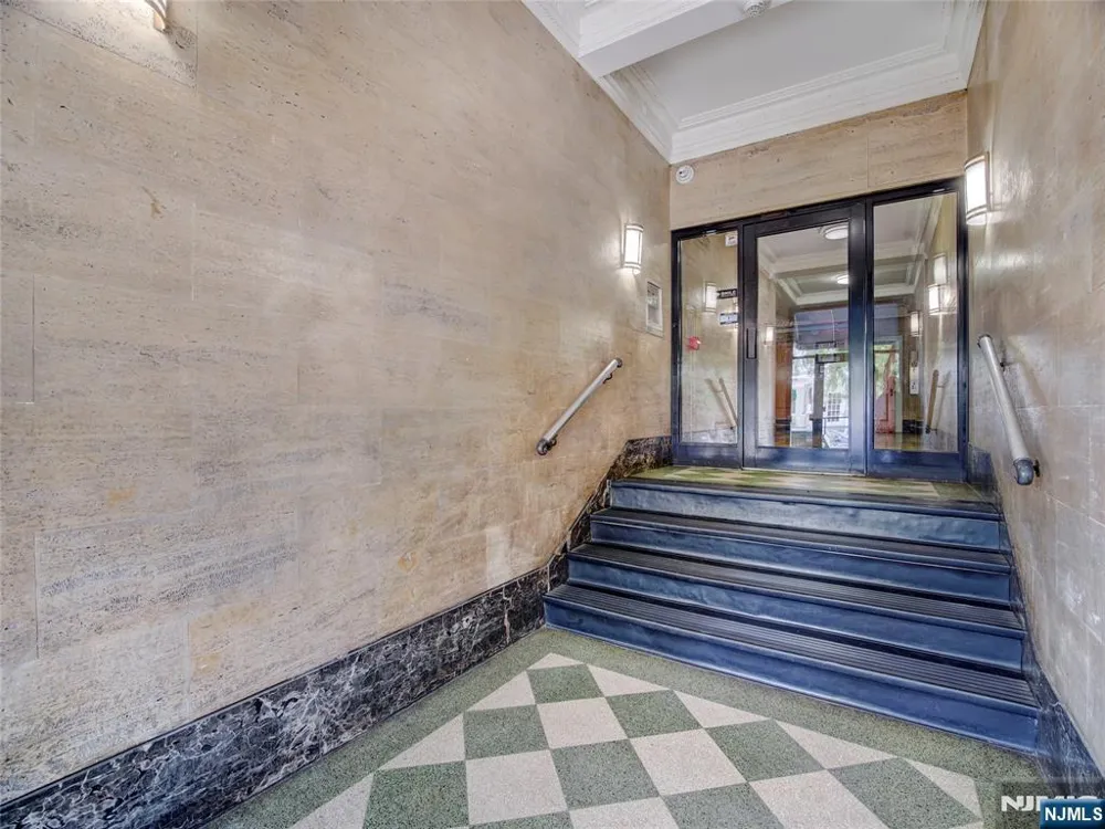 260 Harrison Avenue 104 Jersey City, NJ 07304