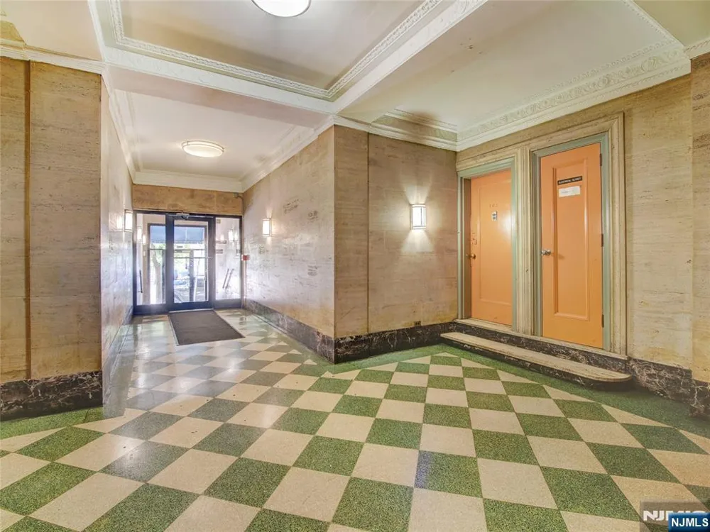 260 Harrison Avenue 104 Jersey City, NJ 07304