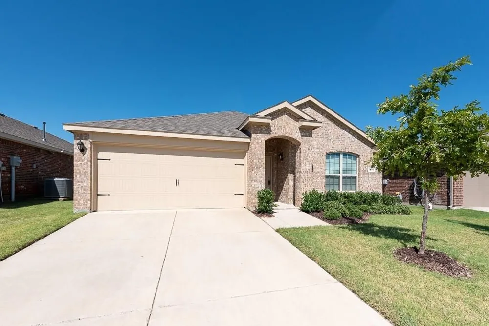 2126 Shady Glen Trail Princeton, TX 75407