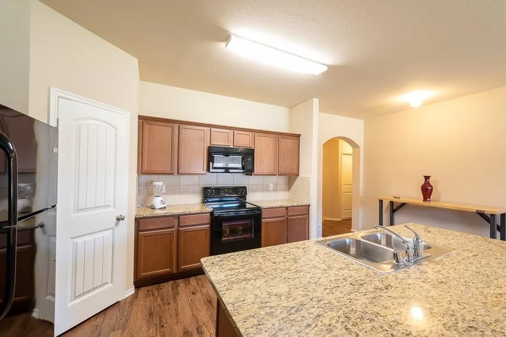 2126 Shady Glen Trail Princeton, TX 75407