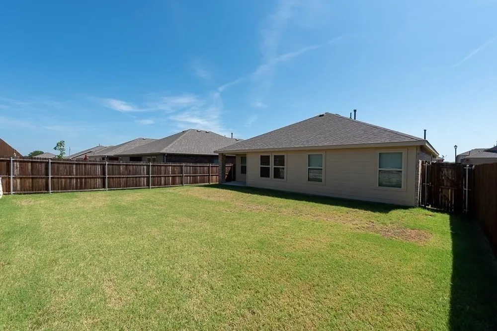 2126 Shady Glen Trail Princeton, TX 75407