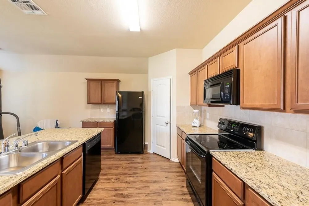 2126 Shady Glen Trail Princeton, TX 75407