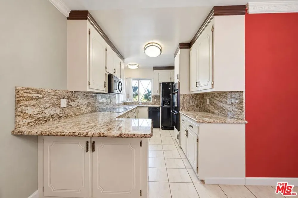 2402 Teasley Street La Crescenta, CA 91214