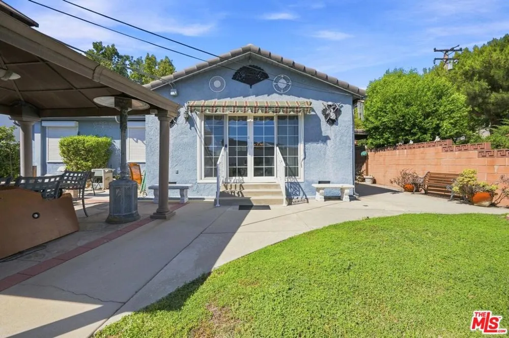 2402 Teasley Street La Crescenta, CA 91214