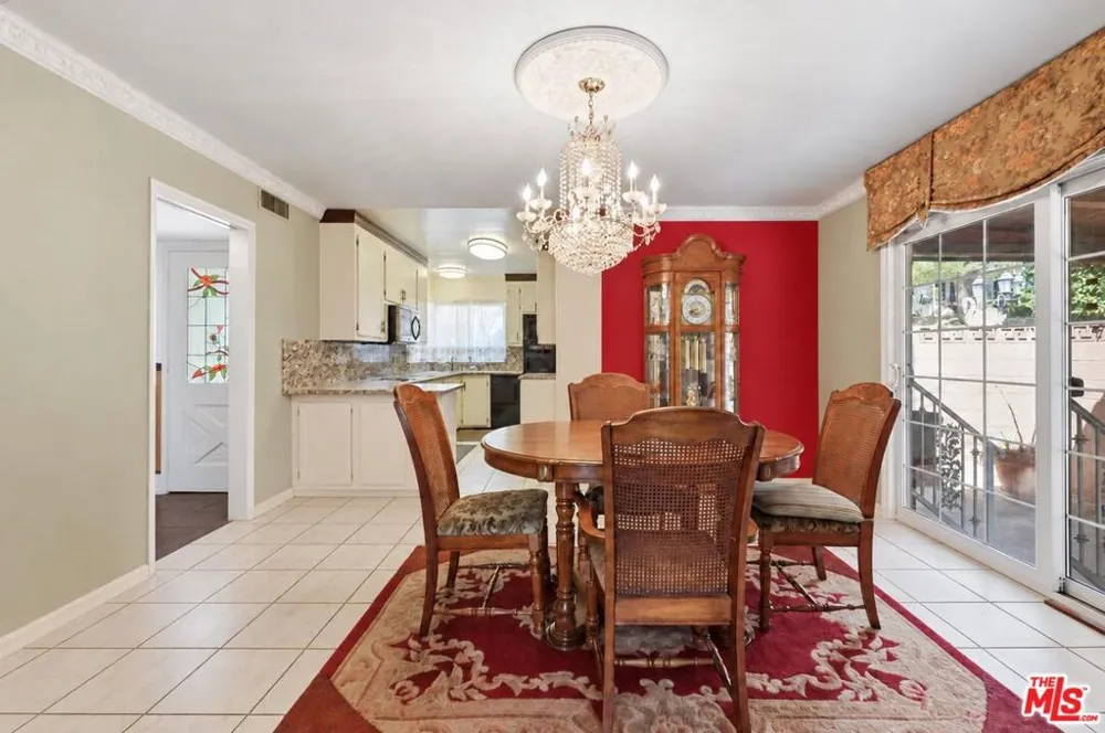 2402 Teasley Street La Crescenta, CA 91214