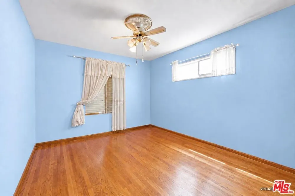 2402 Teasley Street La Crescenta, CA 91214