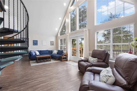 190 SE RIVERSIDE WEST DRIVE
