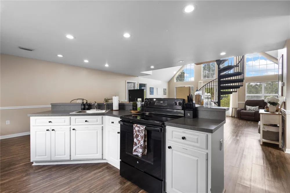 190 SE RIVERSIDE WEST DRIVE Branford, FL 32008