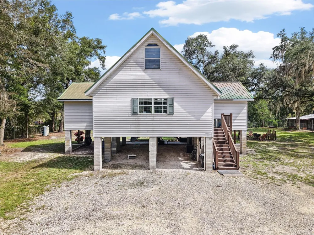 190 SE RIVERSIDE WEST DRIVE Branford, FL 32008