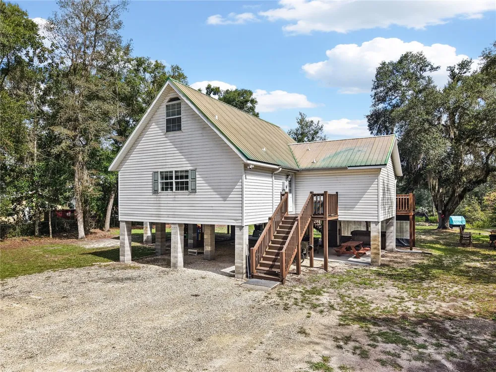 190 SE RIVERSIDE WEST DRIVE Branford, FL 32008