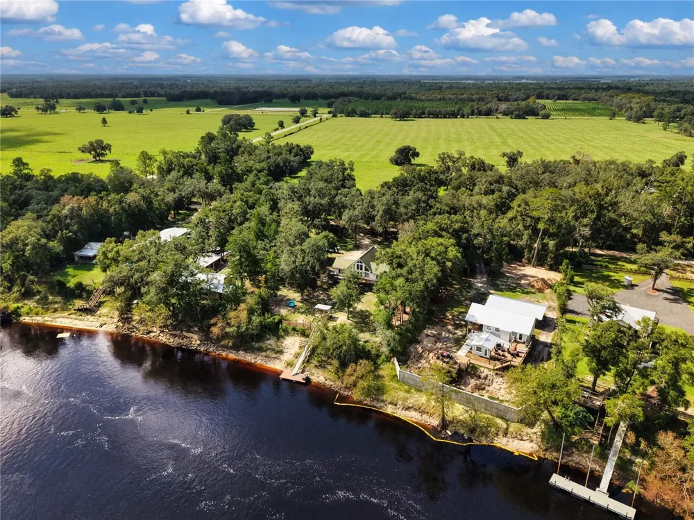 190 SE RIVERSIDE WEST DRIVE Branford, FL 32008