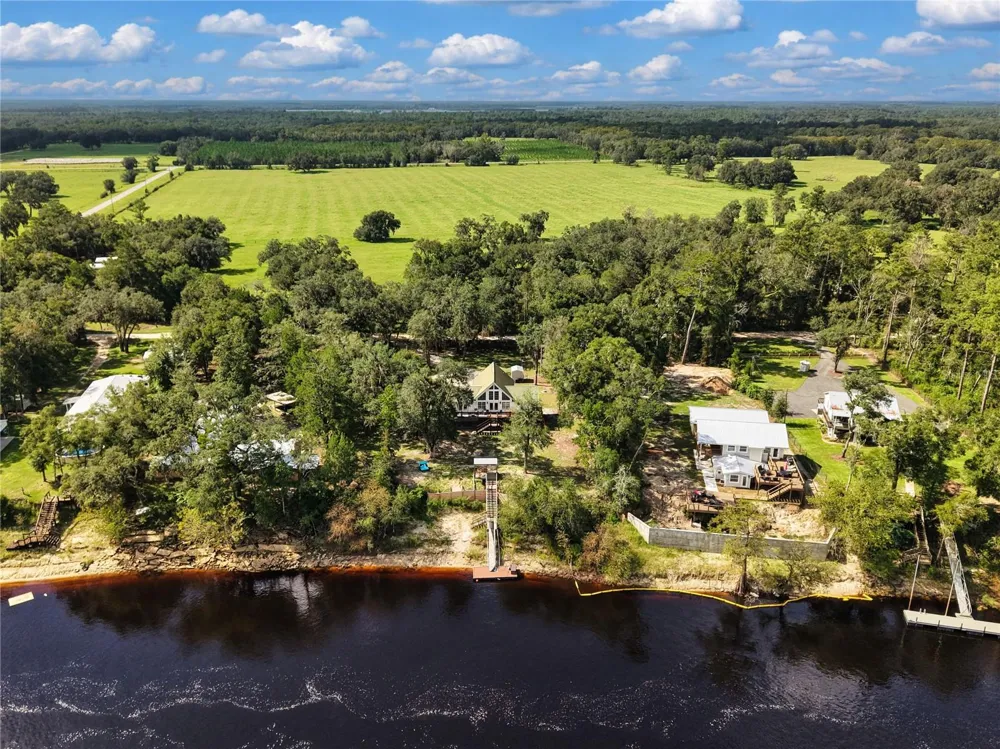 190 SE RIVERSIDE WEST DRIVE Branford, FL 32008