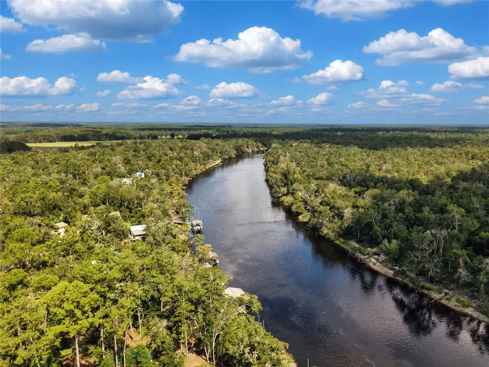190 SE RIVERSIDE WEST DRIVE Branford, FL 32008