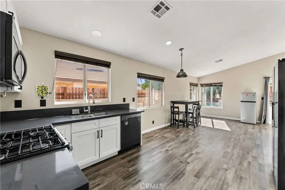 44257 Tahoe Way Lancaster, CA 93536