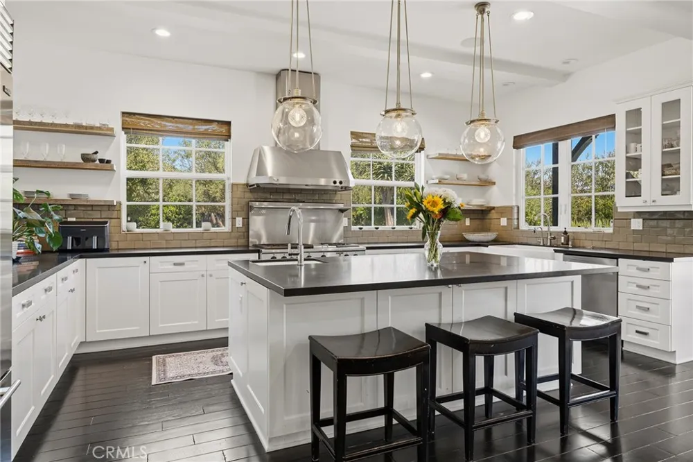 28850 Hampton Place Malibu, CA 90265