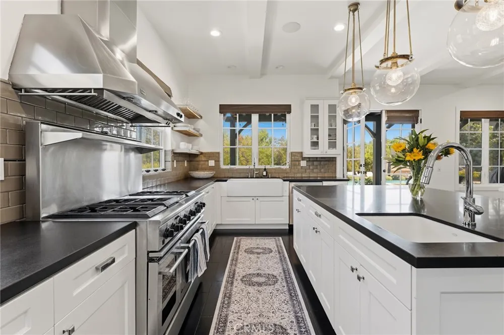 28850 Hampton Place Malibu, CA 90265