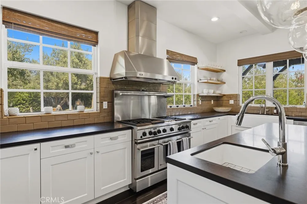 28850 Hampton Place Malibu, CA 90265