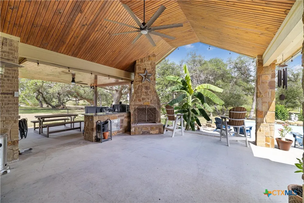 72 Perdido Court Victoria, TX 77905