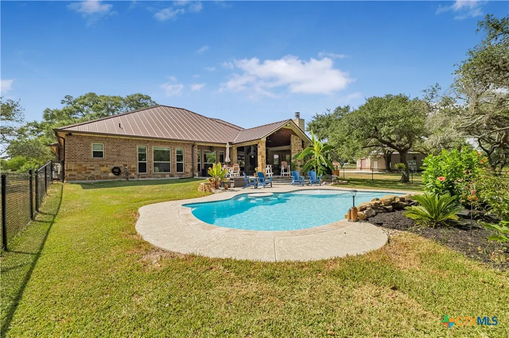 72 Perdido Court Victoria, TX 77905