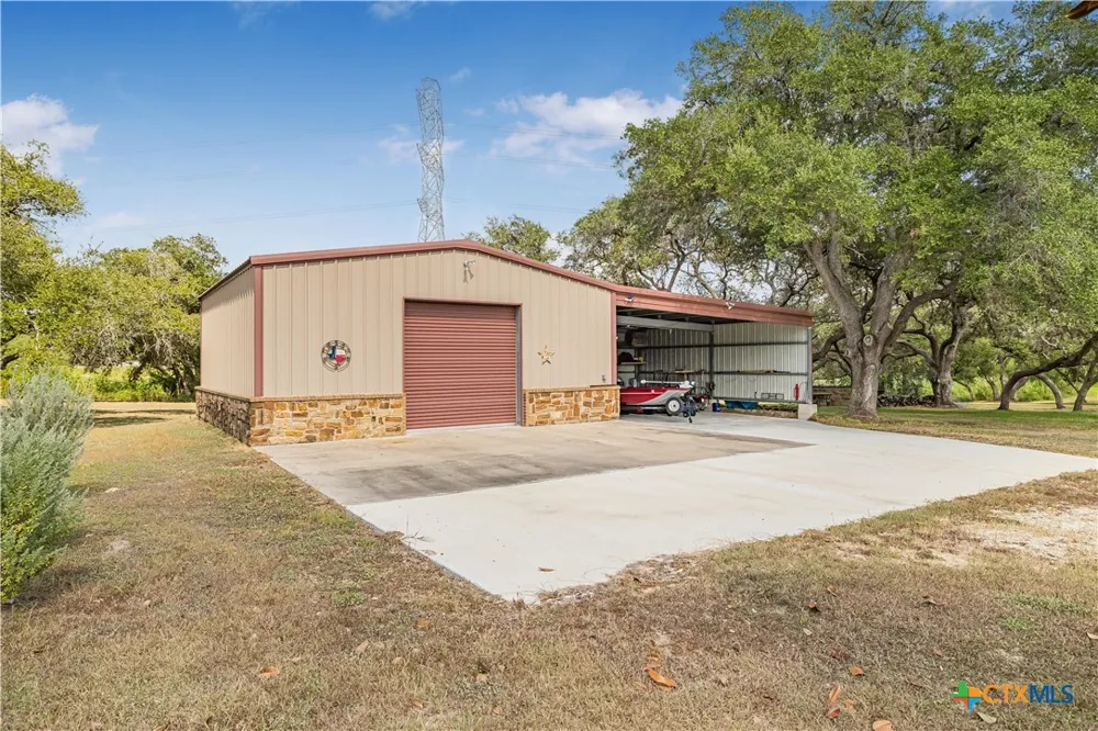 72 Perdido Court Victoria, TX 77905