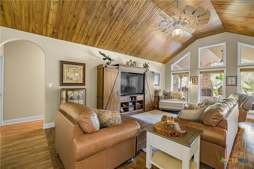 72 Perdido Court Victoria, TX 77905