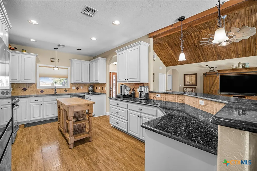72 Perdido Court Victoria, TX 77905