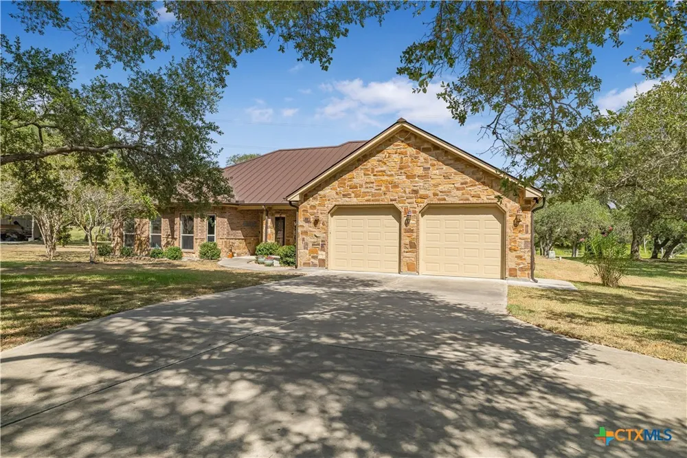 72 Perdido Court Victoria, TX 77905