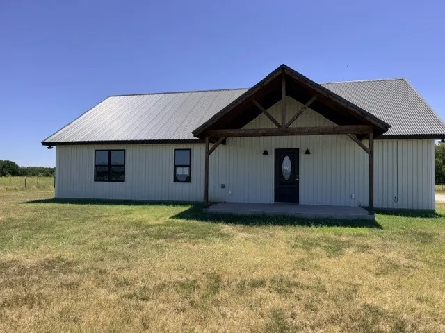 136 Hcr 2221 E Aquilla, TX 76622