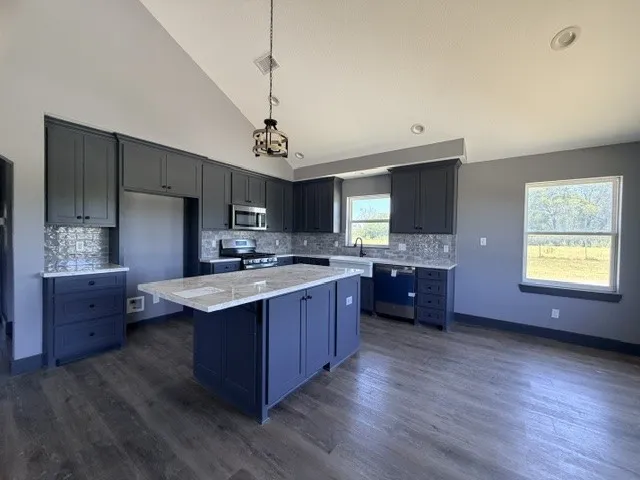 136 Hcr 2221 E Aquilla, TX 76622