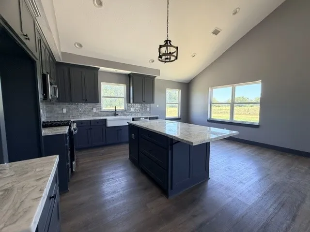 136 Hcr 2221 E Aquilla, TX 76622