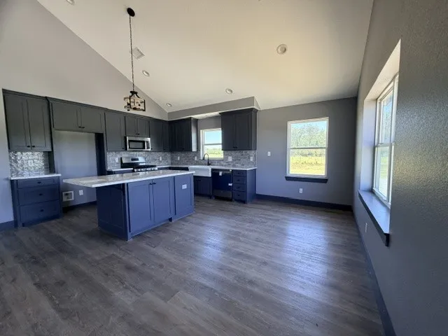 136 Hcr 2221 E Aquilla, TX 76622