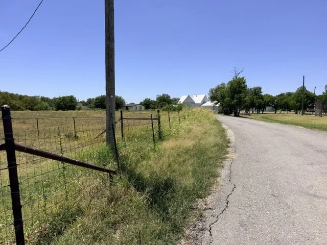 136 Hcr 2221 E Aquilla, TX 76622