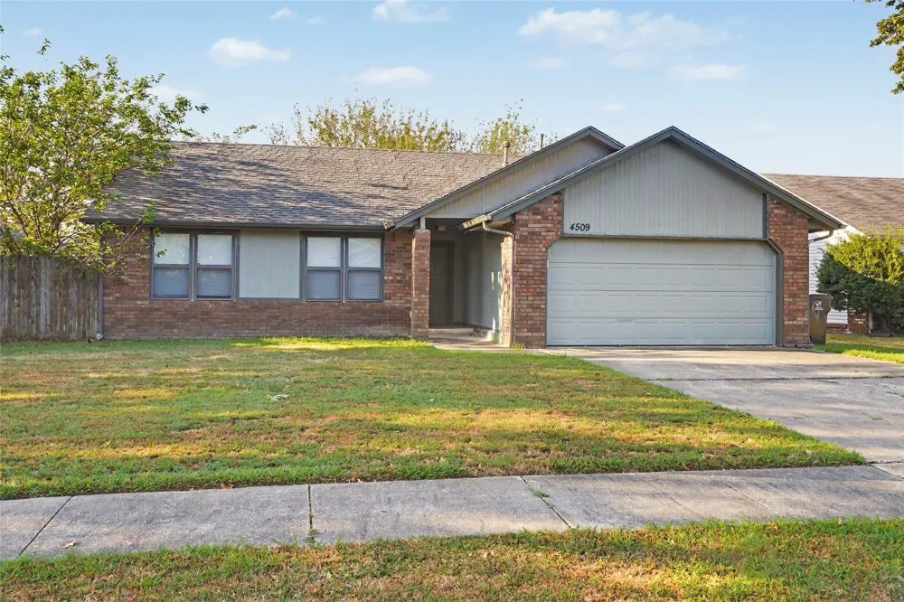 4509 W Oakland Street Broken Arrow, OK 74012