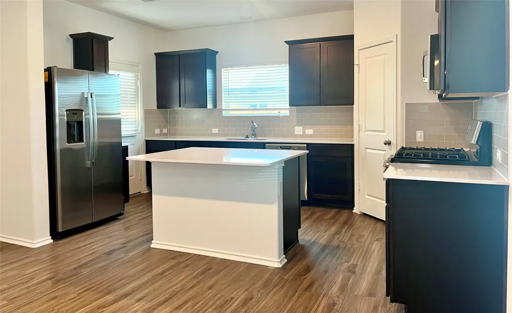 100 Milliner Loop Hutto, TX 78634