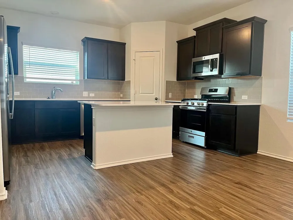 100 Milliner Loop Hutto, TX 78634