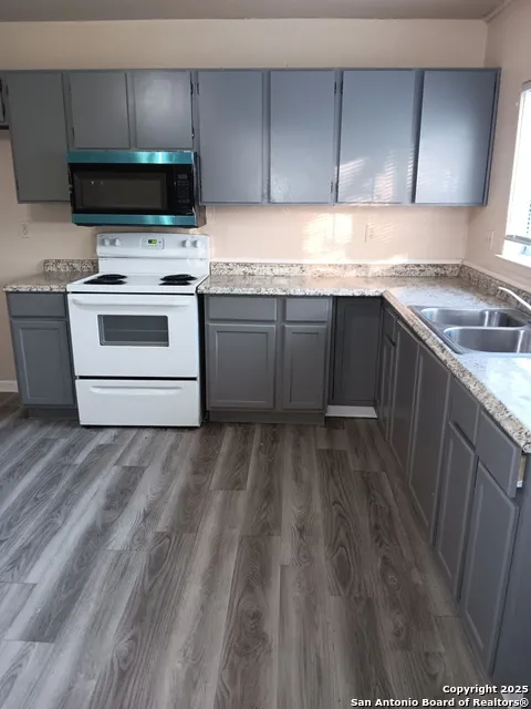 4830 Borchers Kirby, TX 78219