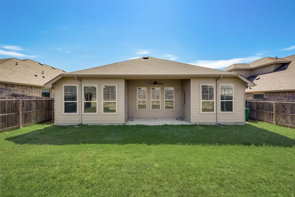 828 Sky Top Drive Haslet, TX 76052