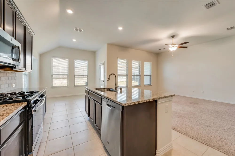 828 Sky Top Drive Haslet, TX 76052