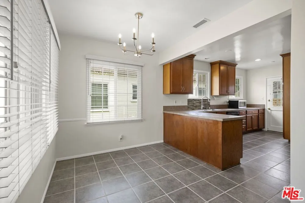 5206 Emporia Avenue Culver City, CA 90230