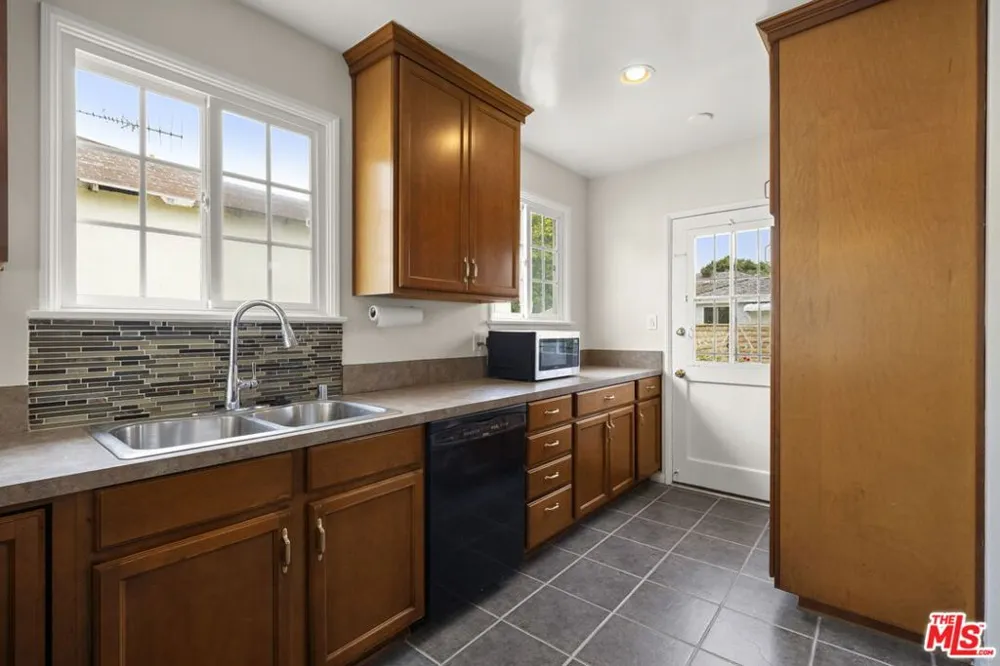 5206 Emporia Avenue Culver City, CA 90230