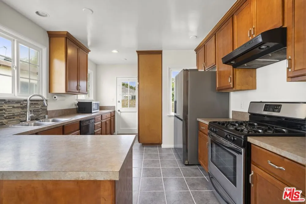 5206 Emporia Avenue Culver City, CA 90230