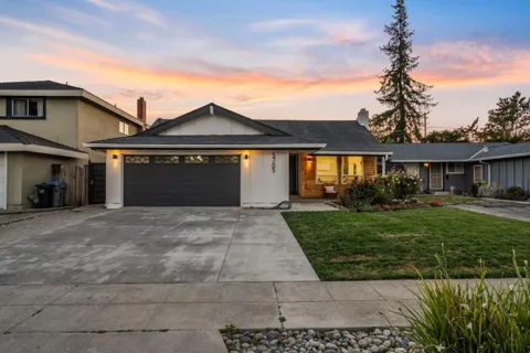 5705 Venado Court