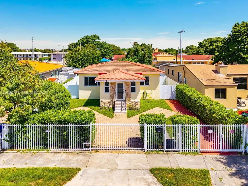 3375 SW 1st St Miami, FL 33135