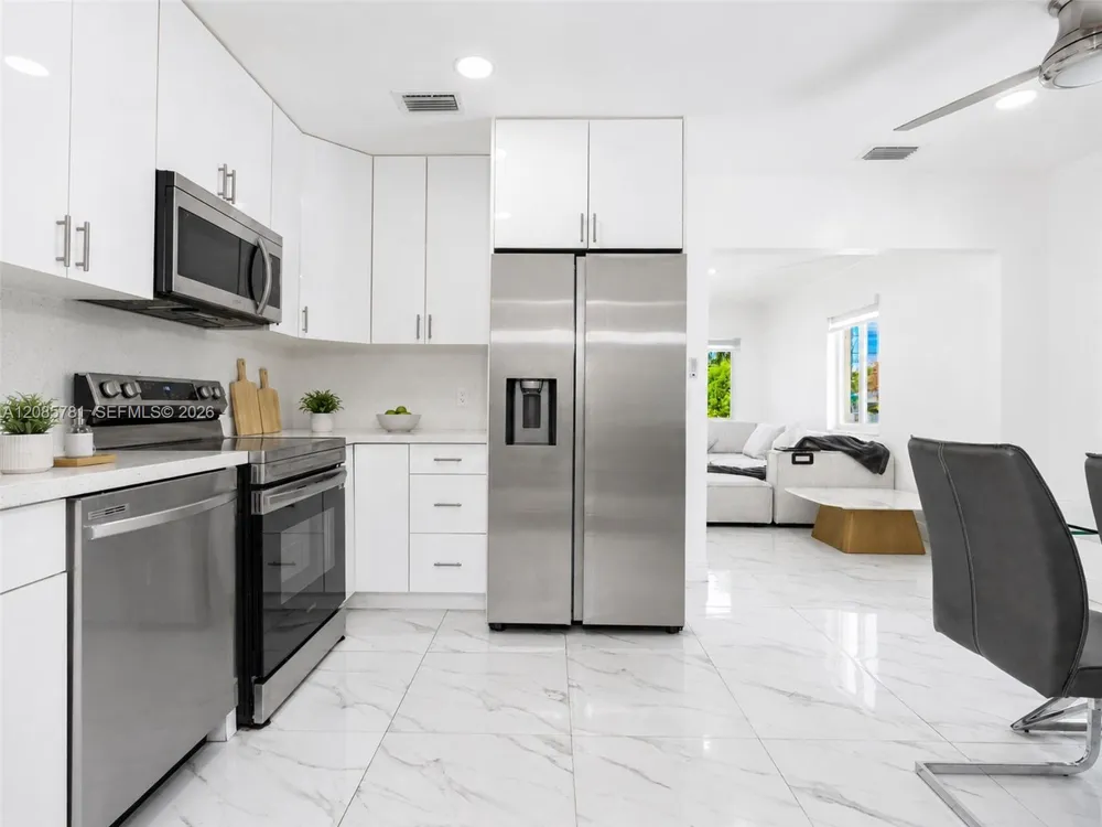 3375 SW 1st St Miami, FL 33135