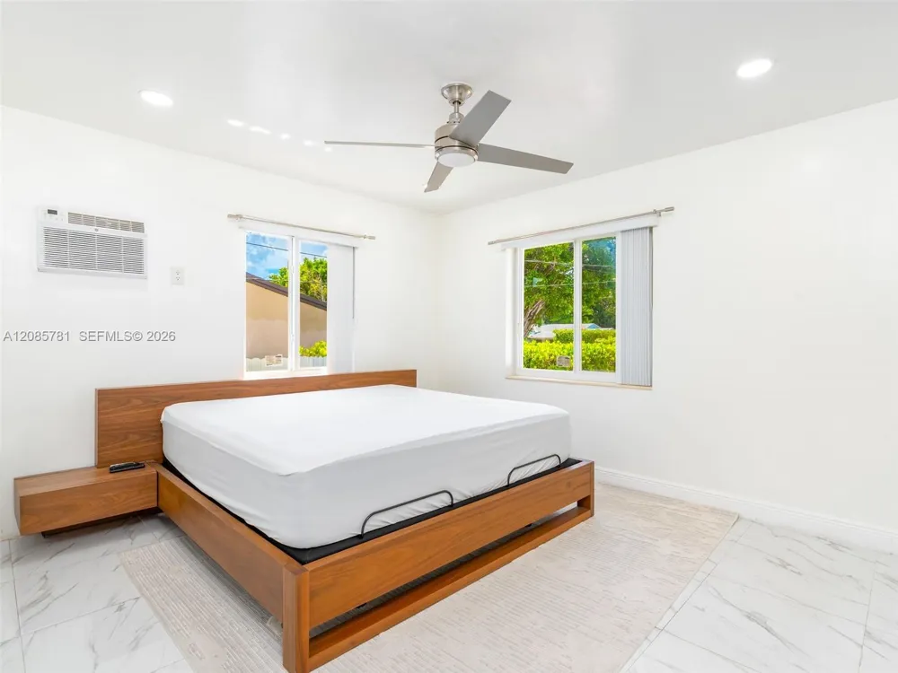 3375 SW 1st St Miami, FL 33135