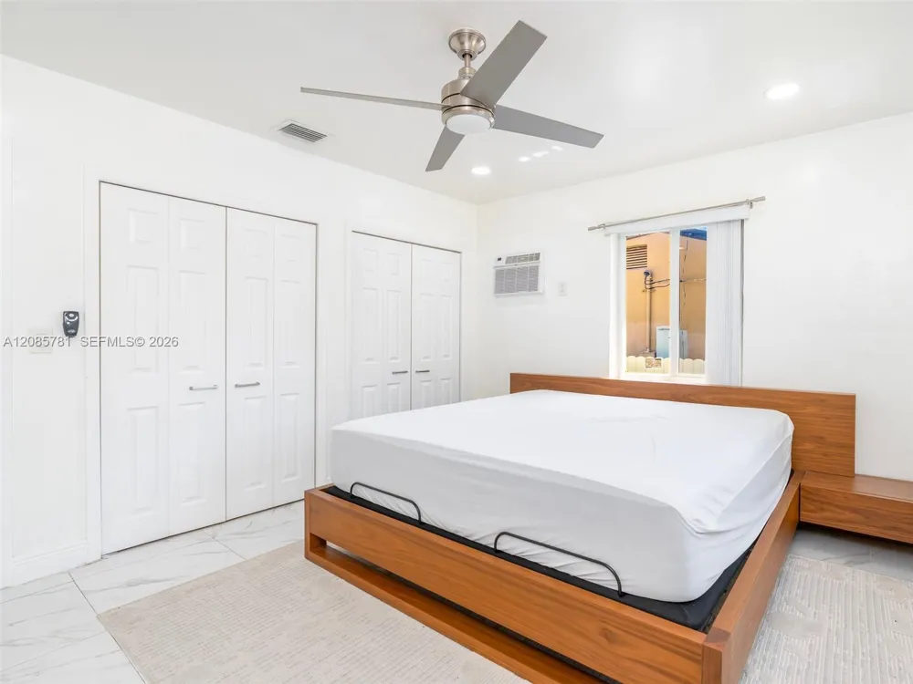 3375 SW 1st St Miami, FL 33135