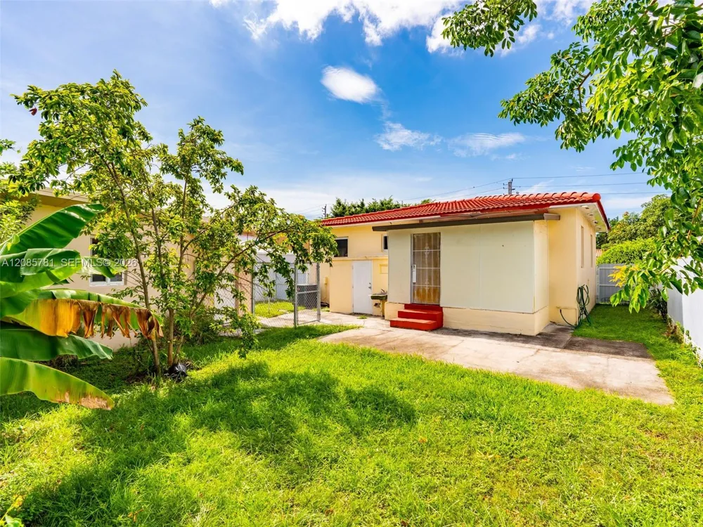 3375 SW 1st St Miami, FL 33135